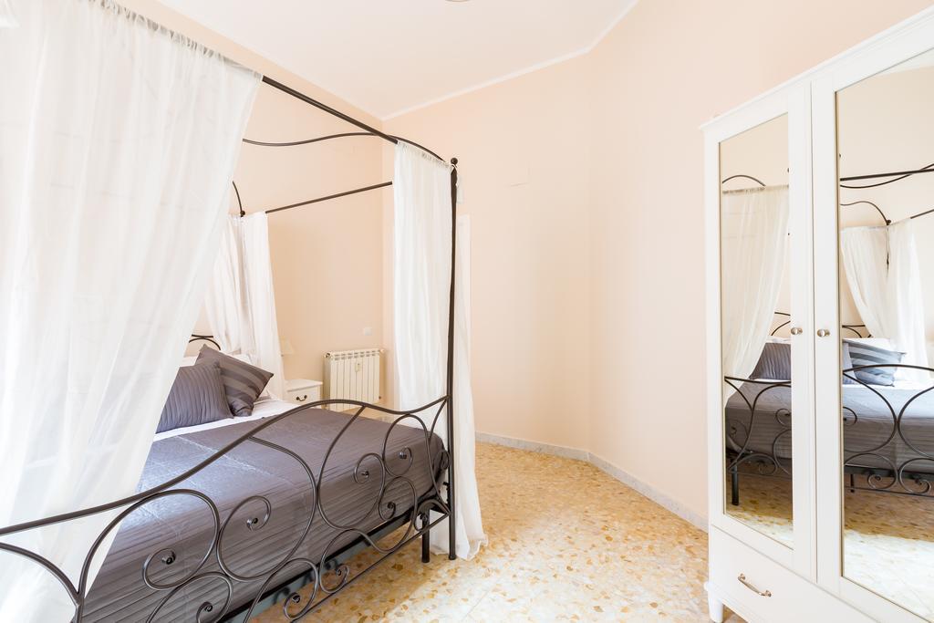 G-House Pettinari Lägenhet Rom Exteriör bild